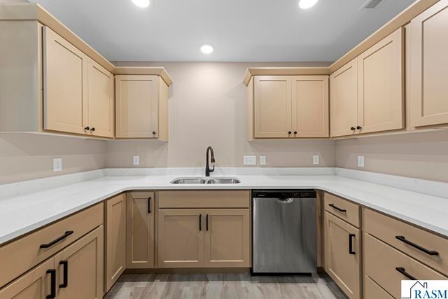 3202 Noble Drive, Mankato, MN 56001