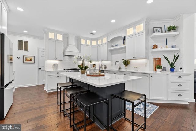 3834 FARRCROFT DR, Fairfax, VA 22030