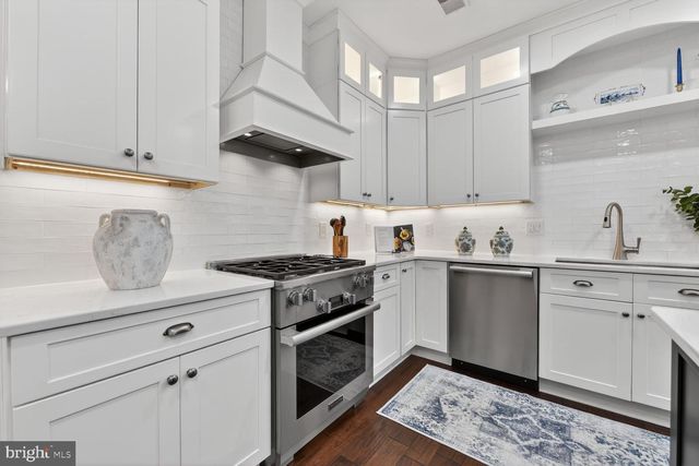 3834 FARRCROFT DR, Fairfax, VA 22030