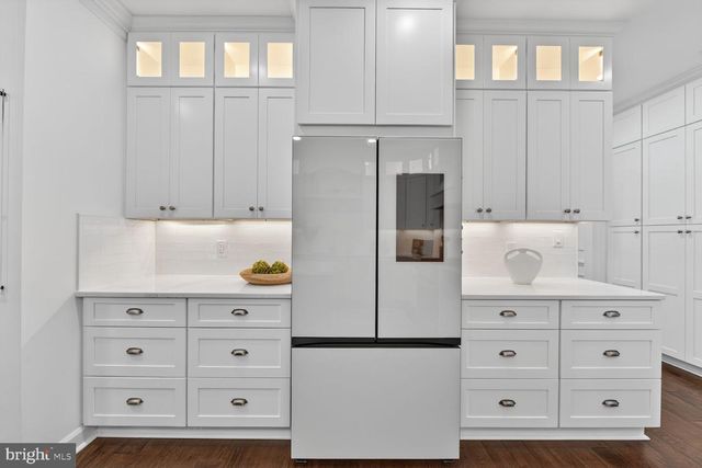 3834 FARRCROFT DR, Fairfax, VA 22030
