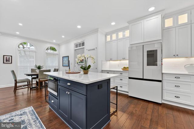 3834 FARRCROFT DR, Fairfax, VA 22030