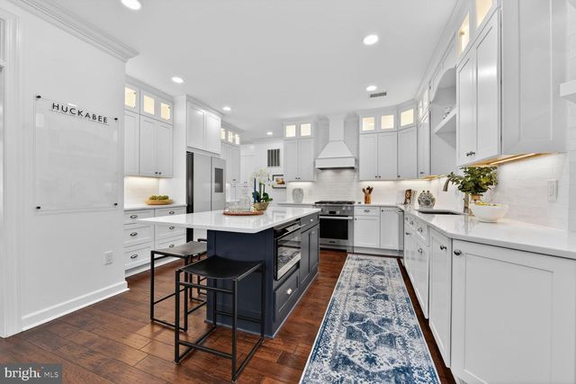 3834 FARRCROFT DR, Fairfax, VA 22030
