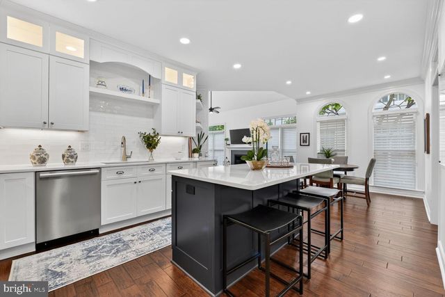 3834 FARRCROFT DR, Fairfax, VA 22030