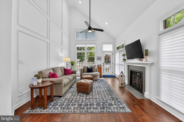 3834 FARRCROFT DR, Fairfax, VA 22030