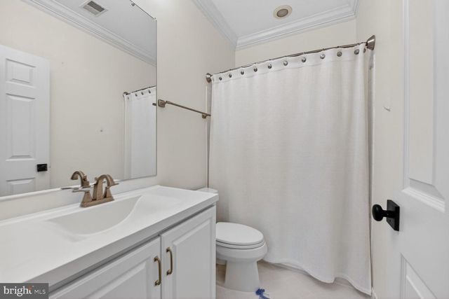 3834 FARRCROFT DR, Fairfax, VA 22030