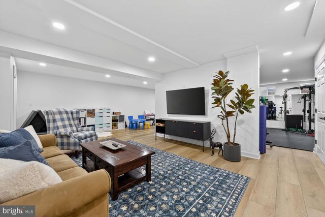 3834 FARRCROFT DR, Fairfax, VA 22030