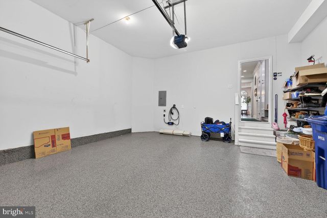 3834 FARRCROFT DR, Fairfax, VA 22030