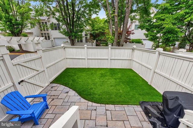 3834 FARRCROFT DR, Fairfax, VA 22030