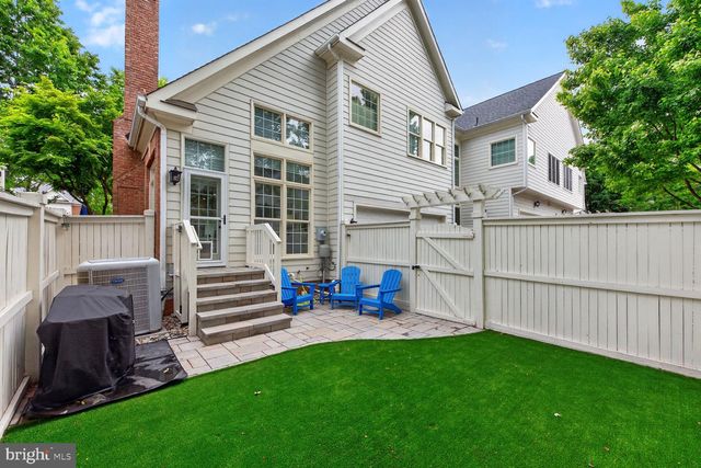 3834 FARRCROFT DR, Fairfax, VA 22030