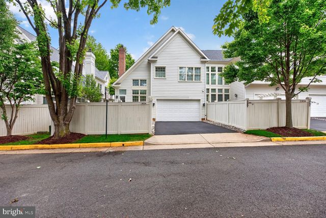 3834 FARRCROFT DR, Fairfax, VA 22030