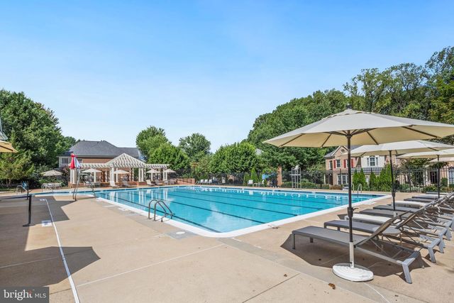 3834 FARRCROFT DR, Fairfax, VA 22030