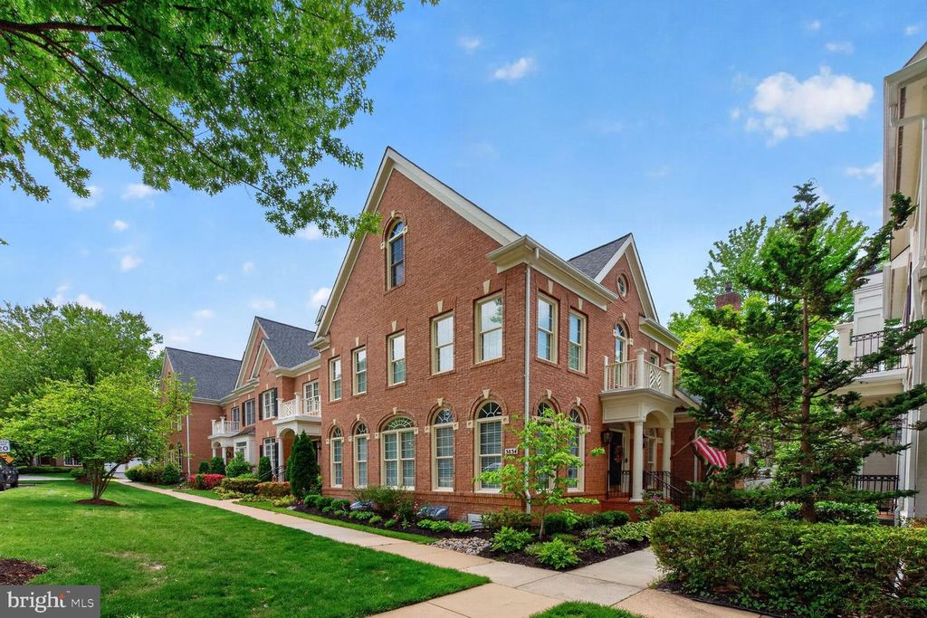 3834 FARRCROFT DR, Fairfax, VA 22030