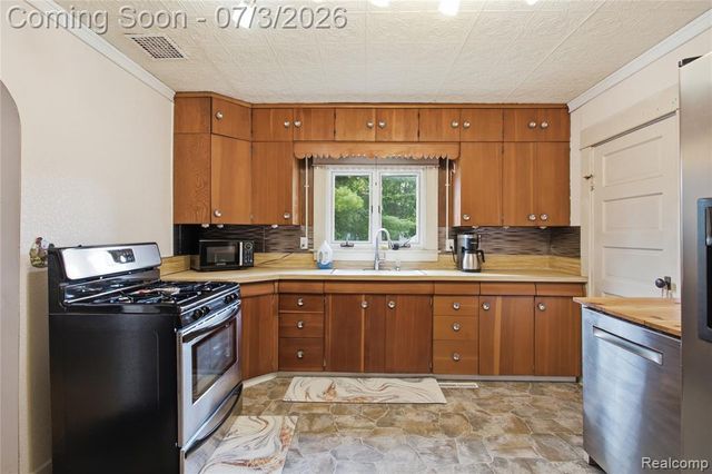 223 N Main Street, Webberville, MI 48892