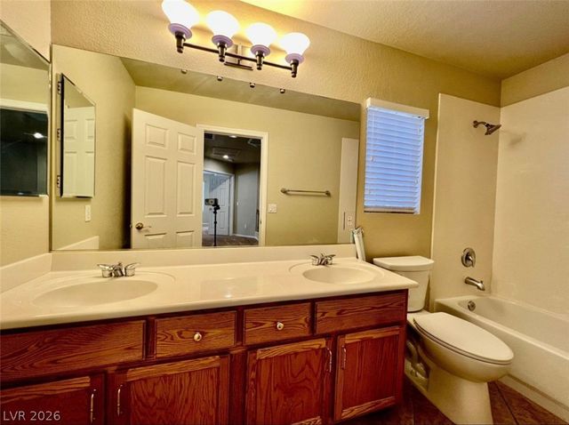 11023 Carberry Hill Street, Las Vegas, NV 89141