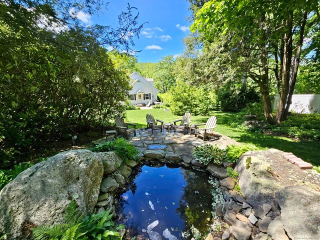 55 Knollcrest Road, New Fairfield, CT 06812