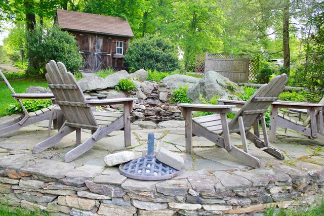 55 Knollcrest Road, New Fairfield, CT 06812