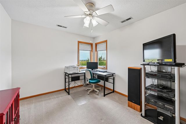 7306 Prairie Heights Drive SW, Cedar Rapids, IA 52404