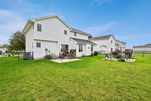7306 Prairie Heights Drive SW, Cedar Rapids, IA 52404