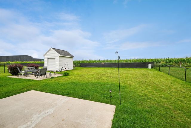7306 Prairie Heights Drive SW, Cedar Rapids, IA 52404