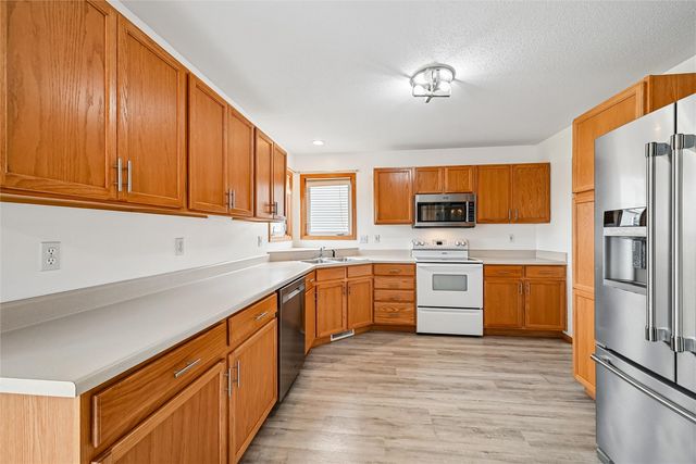 7306 Prairie Heights Drive SW, Cedar Rapids, IA 52404
