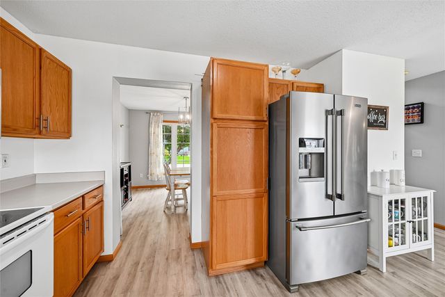 7306 Prairie Heights Drive SW, Cedar Rapids, IA 52404