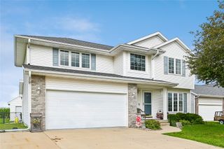 7306 Prairie Heights Drive SW, Cedar Rapids, IA 52404