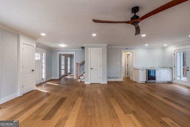 330 London Dale, Woodstock, GA 30189