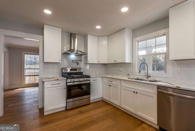 330 London Dale, Woodstock, GA 30189