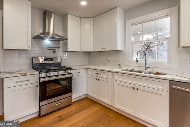 330 London Dale, Woodstock, GA 30189