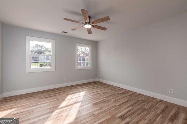 330 London Dale, Woodstock, GA 30189