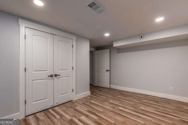 330 London Dale, Woodstock, GA 30189