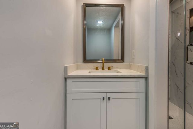 330 London Dale, Woodstock, GA 30189