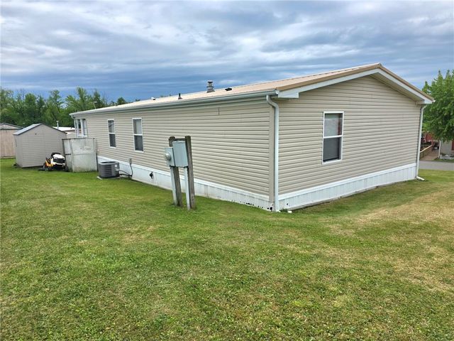 332 Maruca Dr, Mt Pleasant Boro, PA 15666