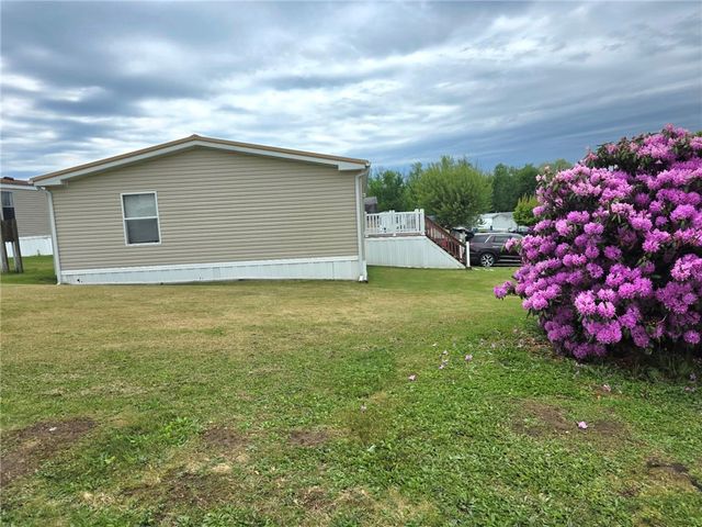 332 Maruca Dr, Mt Pleasant Boro, PA 15666