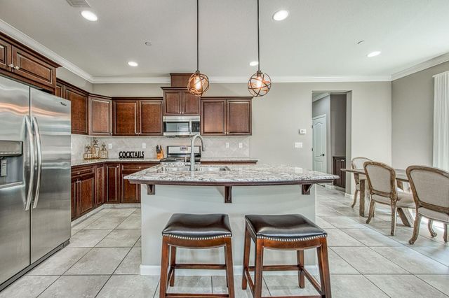 2087 E Makenna Drive, Fresno, CA 93730