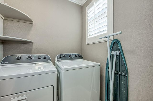 2087 E Makenna Drive, Fresno, CA 93730