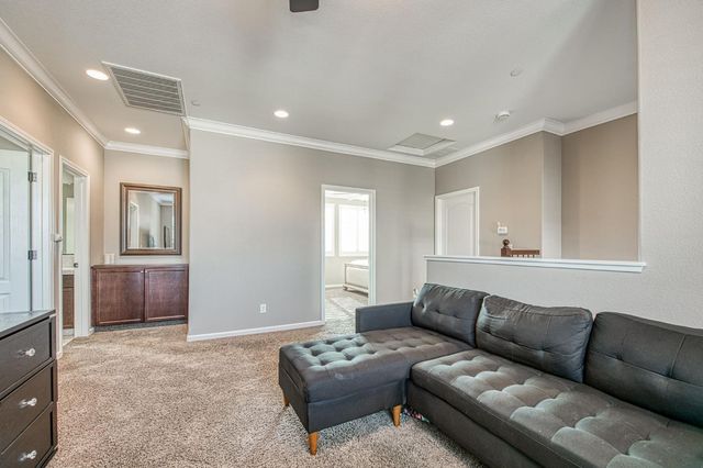 2087 E Makenna Drive, Fresno, CA 93730