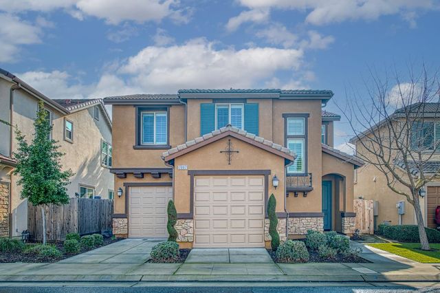 2087 E Makenna Drive, Fresno, CA 93730