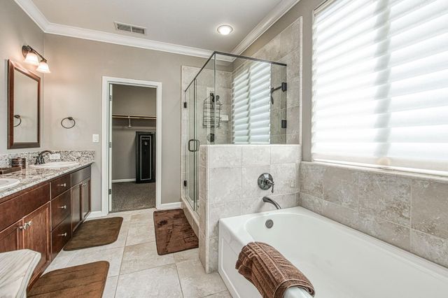 2087 E Makenna Drive, Fresno, CA 93730