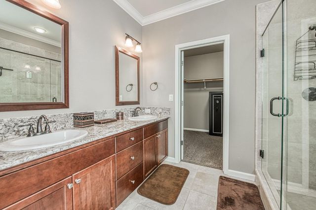 2087 E Makenna Drive, Fresno, CA 93730