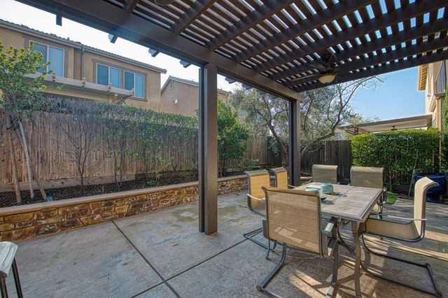 2087 E Makenna Drive, Fresno, CA 93730