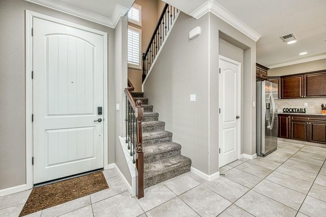 2087 E Makenna Drive, Fresno, CA 93730