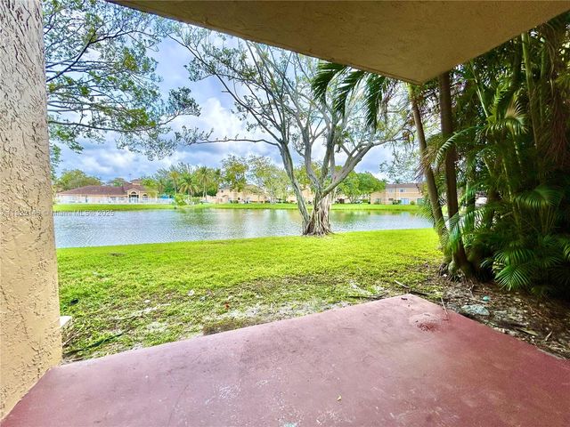 301 Palm Way 104, Pembroke Pines, FL 33025