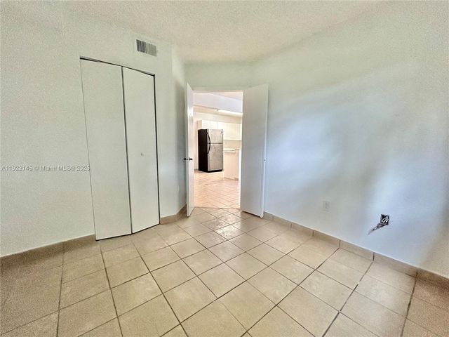 301 Palm Way 104, Pembroke Pines, FL 33025