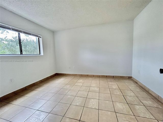 301 Palm Way 104, Pembroke Pines, FL 33025