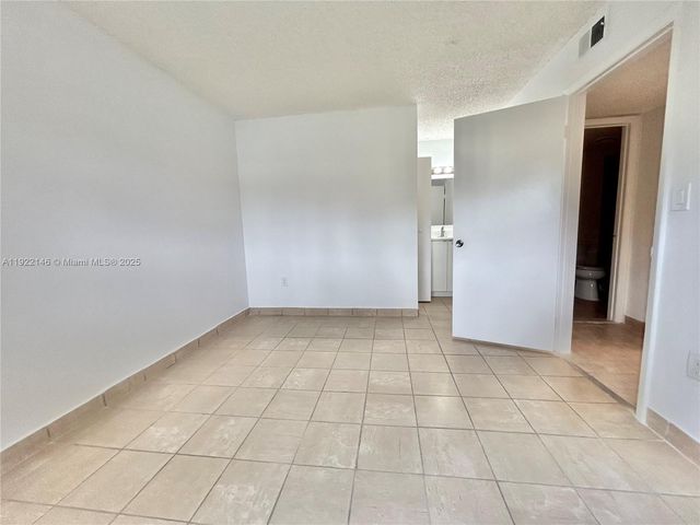 301 Palm Way 104, Pembroke Pines, FL 33025