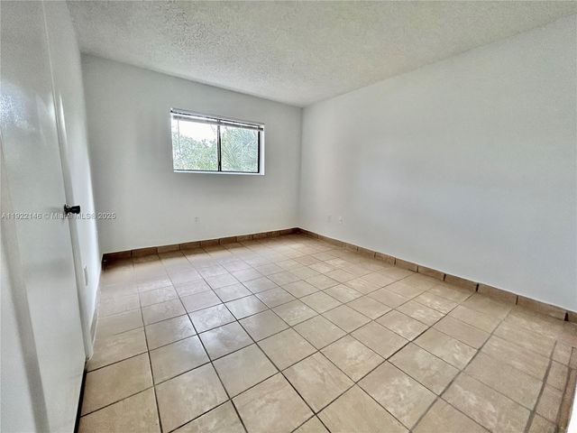 301 Palm Way 104, Pembroke Pines, FL 33025