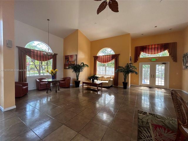 301 Palm Way 104, Pembroke Pines, FL 33025