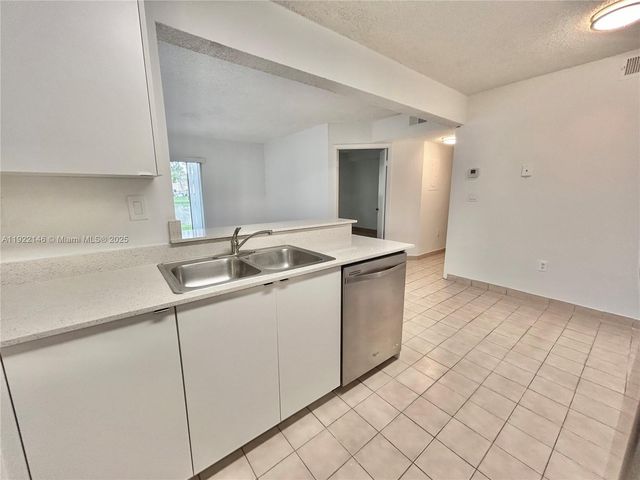 301 Palm Way 104, Pembroke Pines, FL 33025