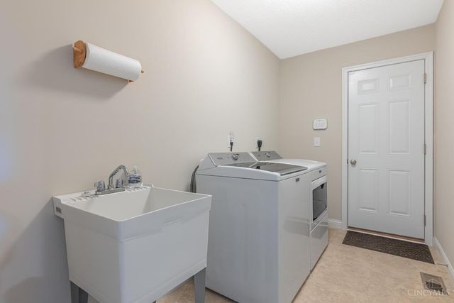 3194 Renaissance Boulevard, Middletown, OH 45005